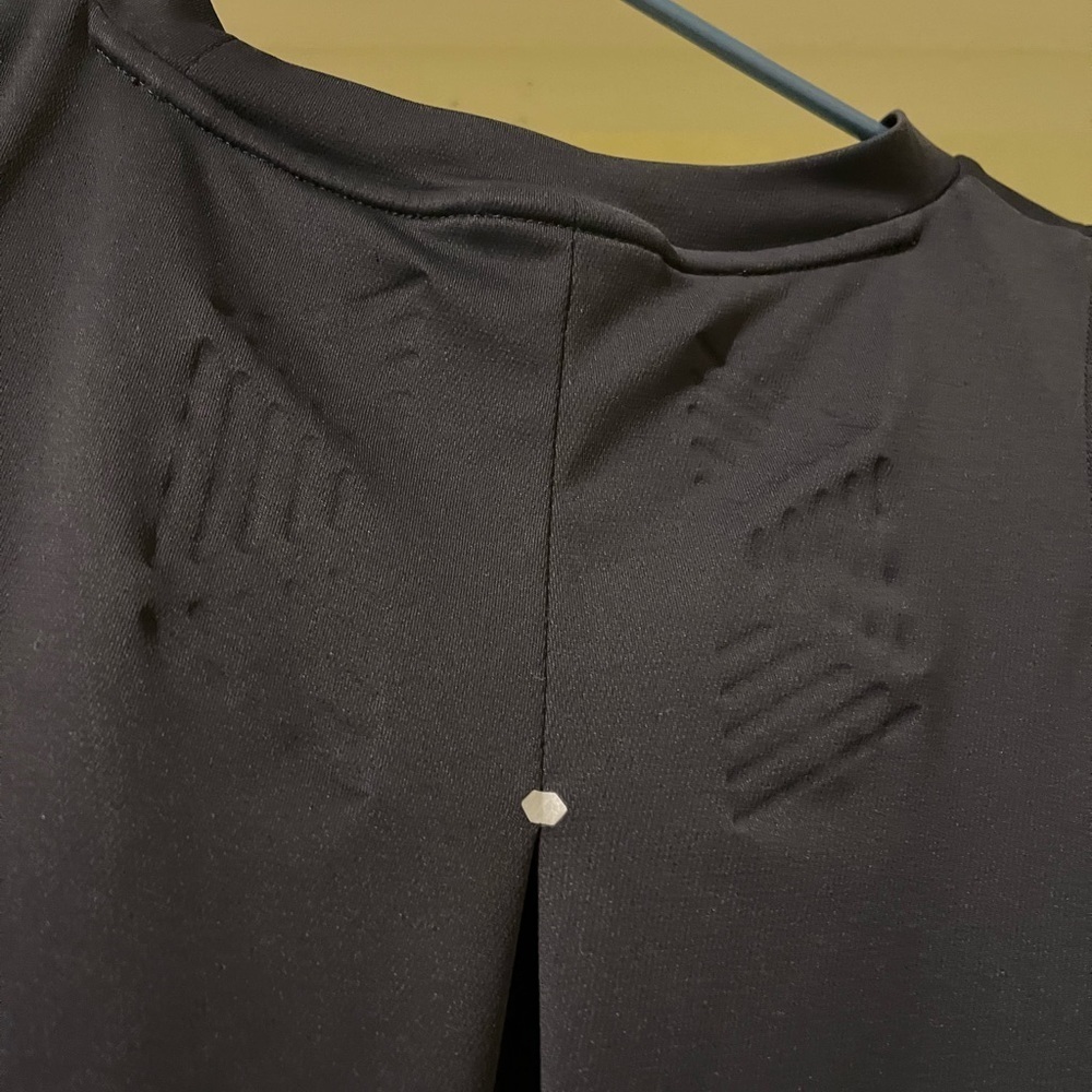 ASICS‎ Women’s top - Picture 3 of 4